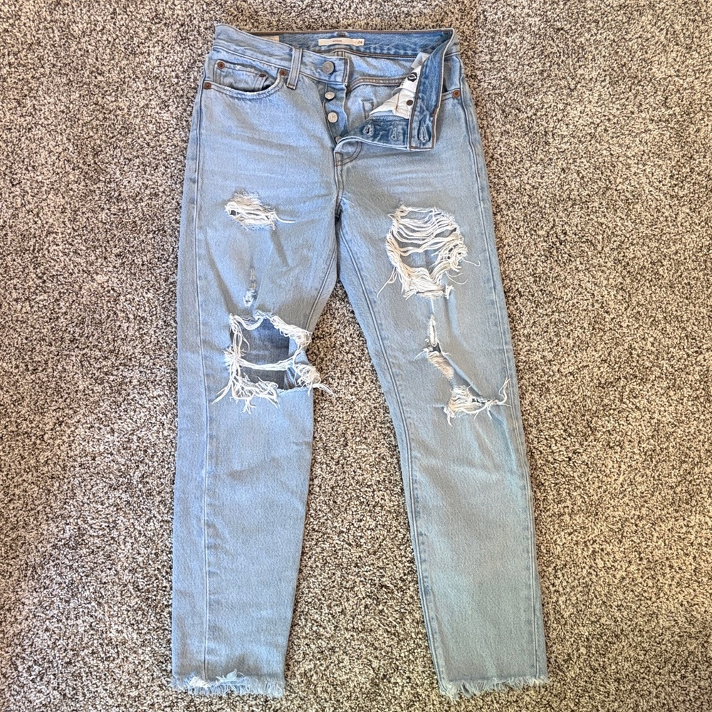 Levi’s Denim Women's High Rise Light Blue Wedgie Jeans 24
